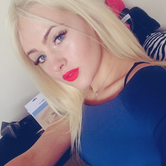 Poshmark profile picture for @interesting